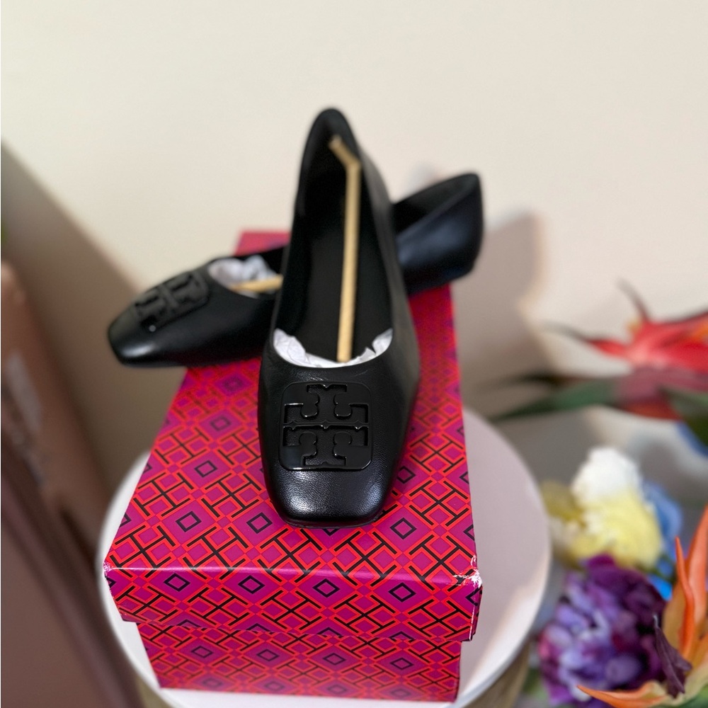 Tory Burch Black Loafers with Square Toe